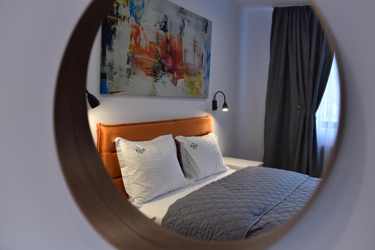 R&B Apartments Predeal Esterno foto