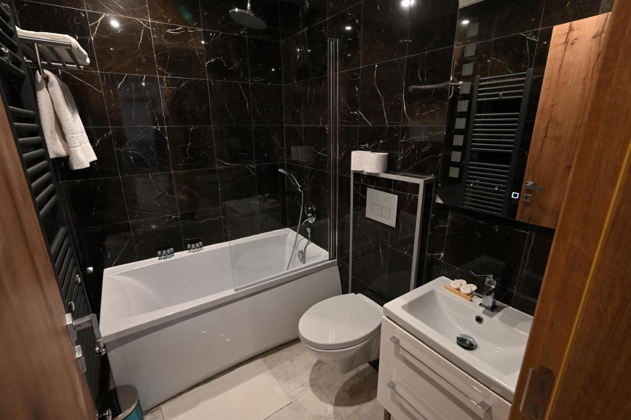 R&B Apartments Predeal Esterno foto