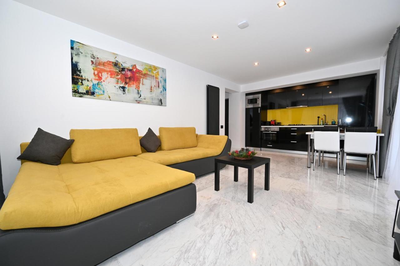 R&B Apartments Predeal Esterno foto