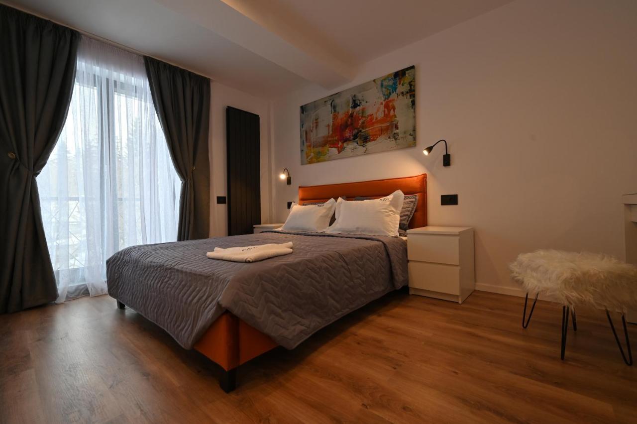 R&B Apartments Predeal Esterno foto